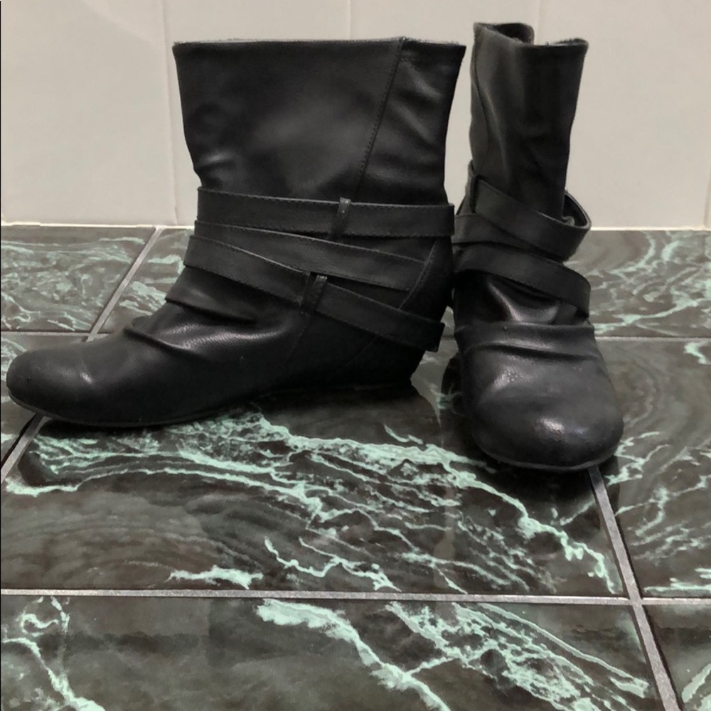 Black booties - Picture 3 of 7